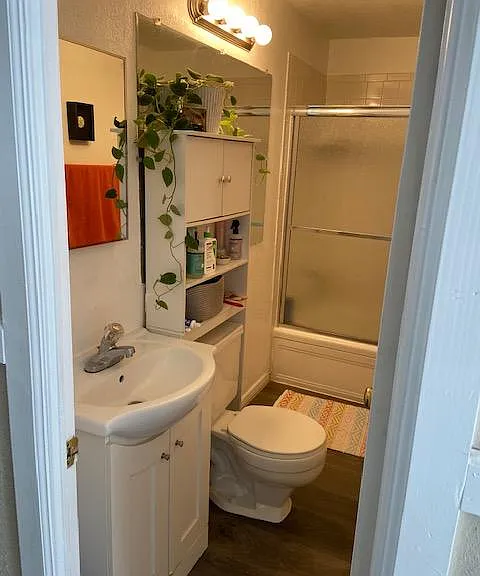 804 Spruce St — Photo 3