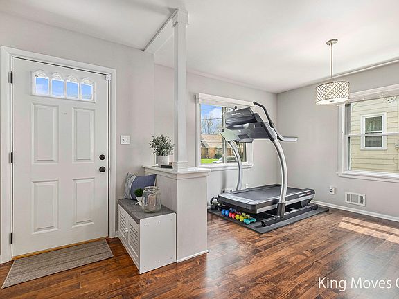 5th image of 1447 Powers Ave NW