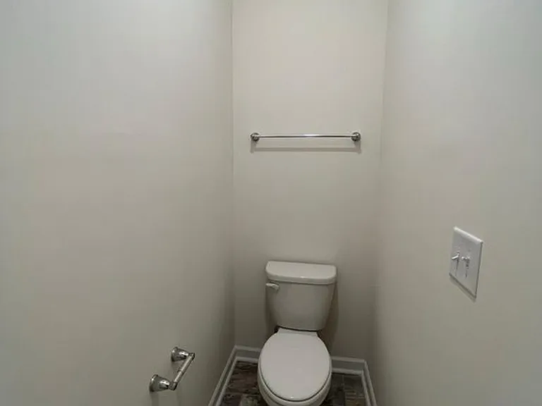1417 Creekfront Dr — Photo 12