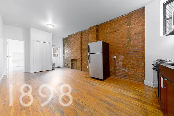 Rented by A&E Real Estate Management | media 17