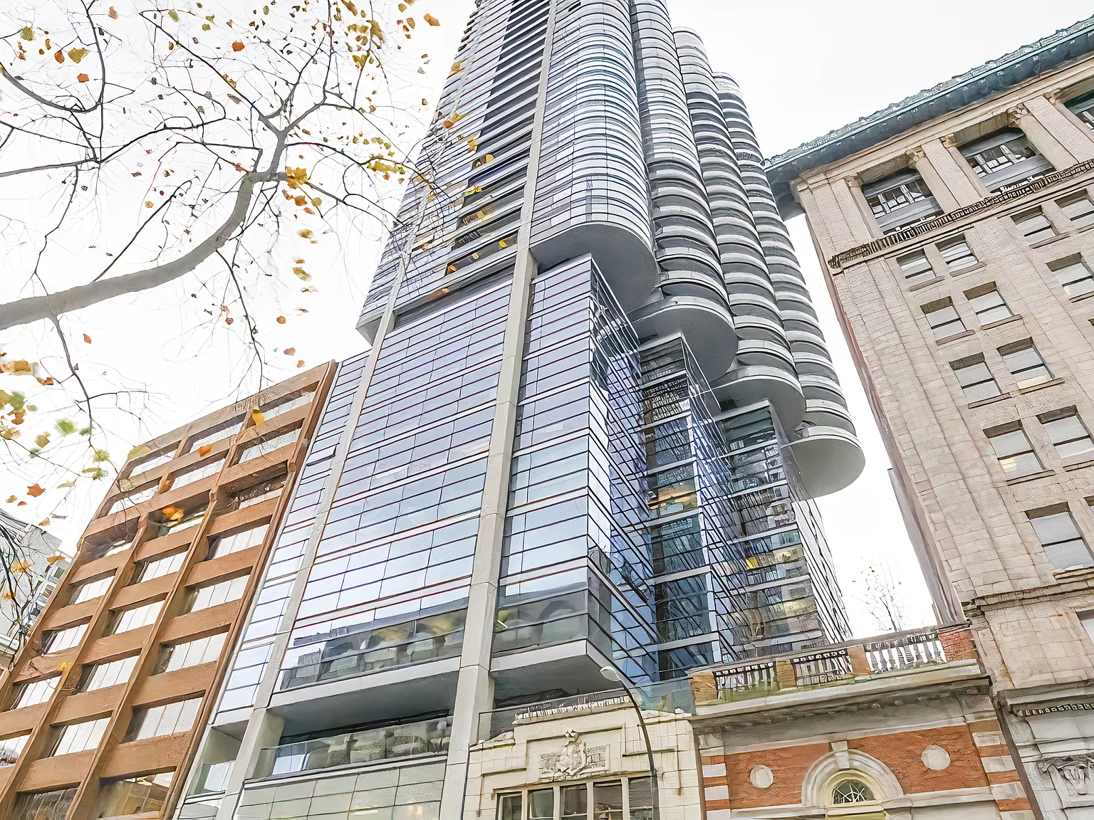 Jameson House — Photo 1
