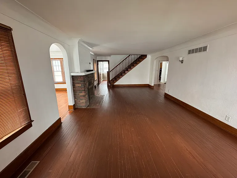 721 Thomson St — Photo 14