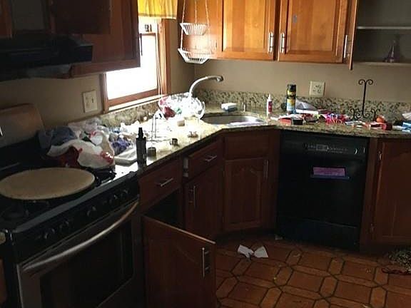 5th image of 662 Shawsheen St