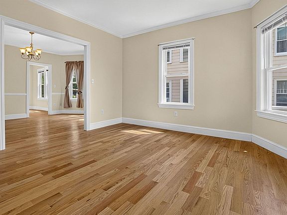 4th image of 22 Cypress St