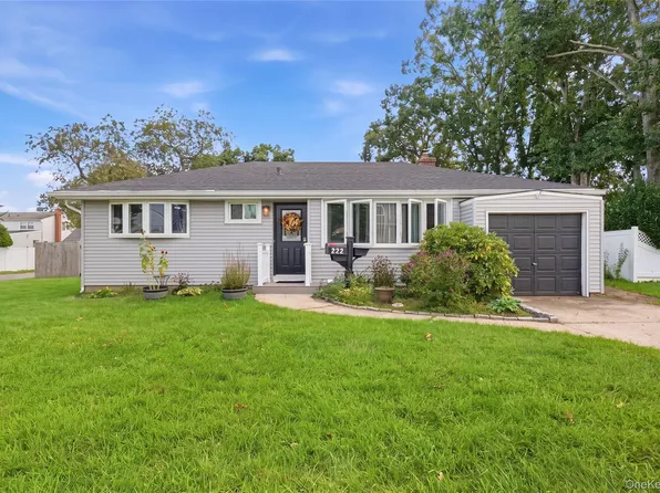222 Jerusalem Avenue, Massapequa, NY 11758