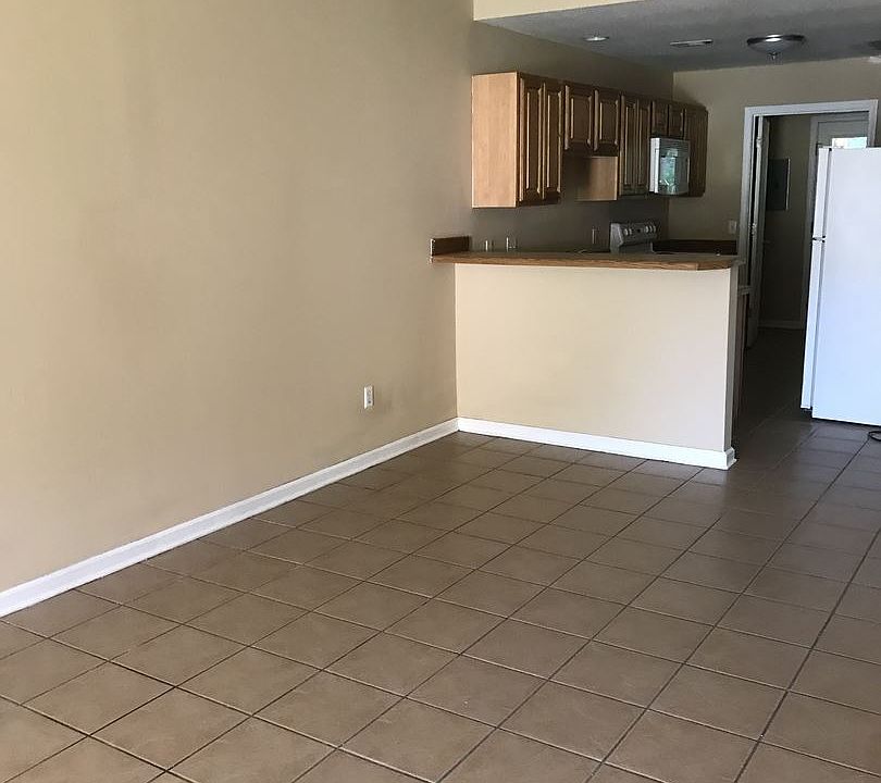 1st image of 1725 Garden Park Dr #B