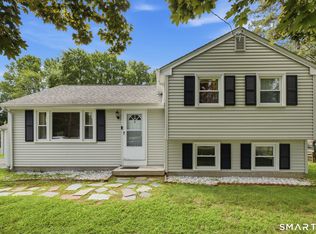 15 Lin Sal Street, Windsor Locks, CT 06096