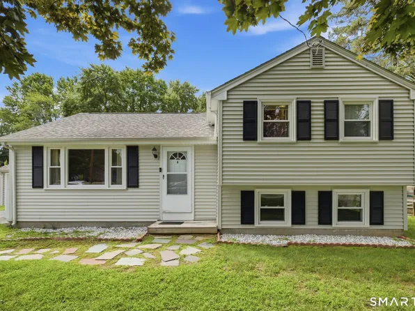 15 Lin Sal Street, Windsor Locks, CT 06096