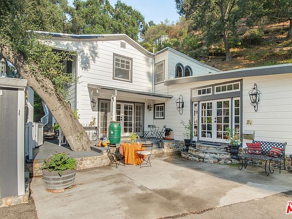 2nd image of 1125 Old Topanga Canyon Rd