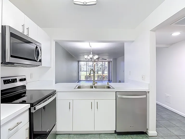 1087 Forest Lakes Dr #102 — Photo 4