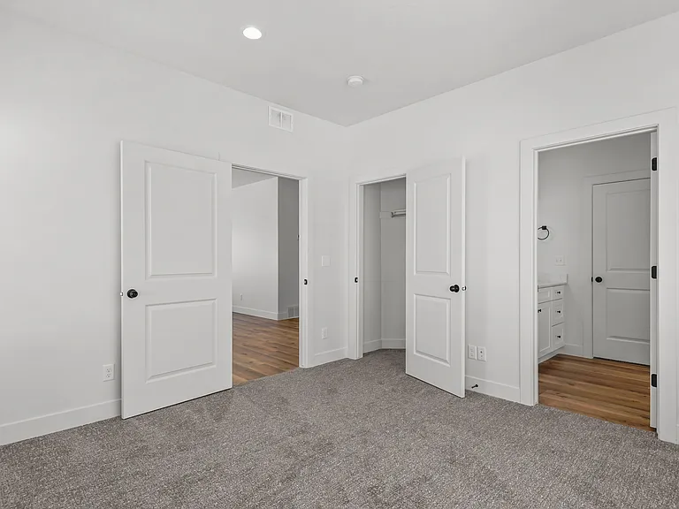 481 W 1760 N #28 — Photo 5