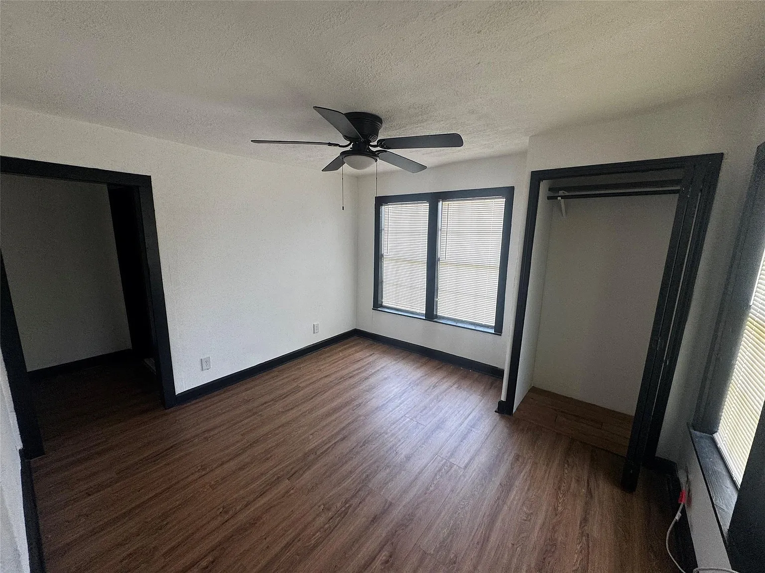 1 bed, 1.0 bath, 1128 sqft, $899 — Photo 3
