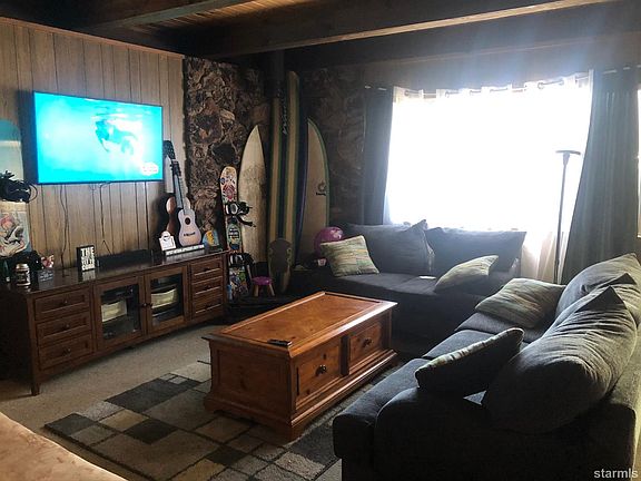 2nd image of 2701 Springwood Dr
