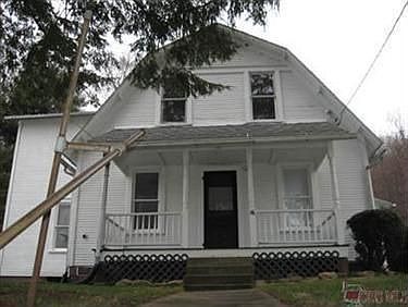 1st image of 16 E Walnut St