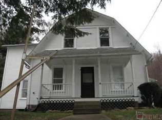 16 E Walnut St, Lowellville, OH 44436