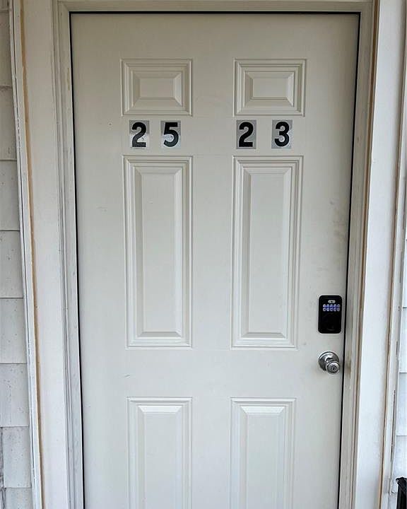 1st image of 23 Ward Pl #3