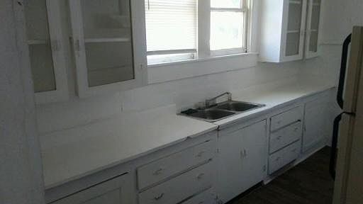2nd image of 400 E Cotton St #B