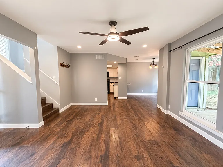 8107 Hood Cir #B — Photo 5