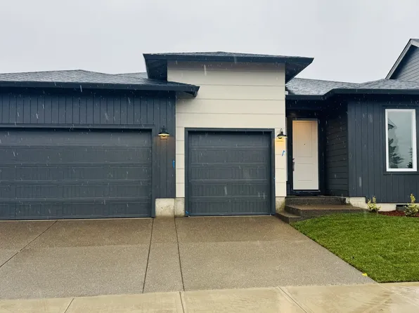 707 Magnolia Ave, Woodburn, OR 97071