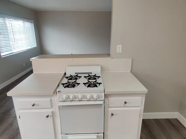 14517 S Vermont Ave — Photo 11