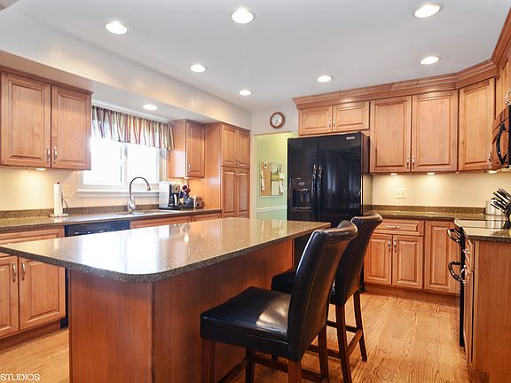 4th image of 1265 E Thurston Dr