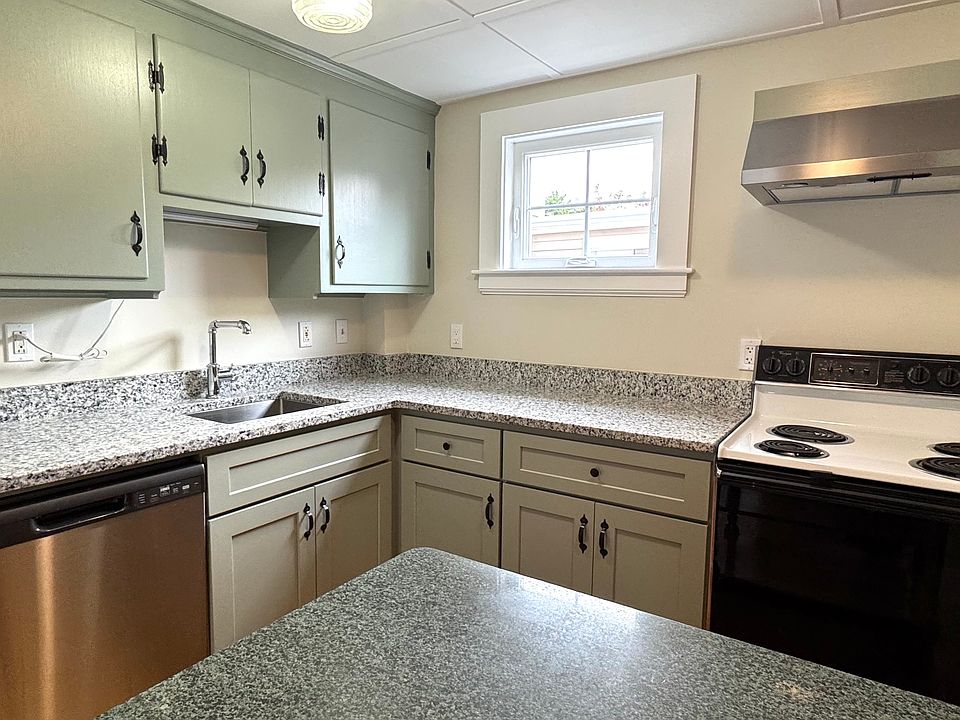 1st image of 236 Washington St APT 3