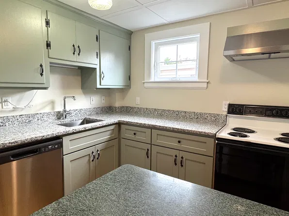 236 Washington St APT 3, Marblehead, MA 01945