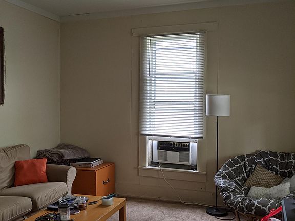 5th image of 208 E Merry Ave #A