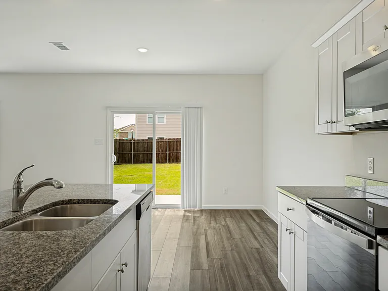 1702 Marquette Dr — Photo 7