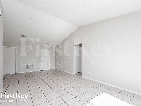 4th image of 841 Marquis Ct
