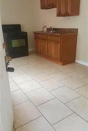 4th image of 433 Whitney Ave