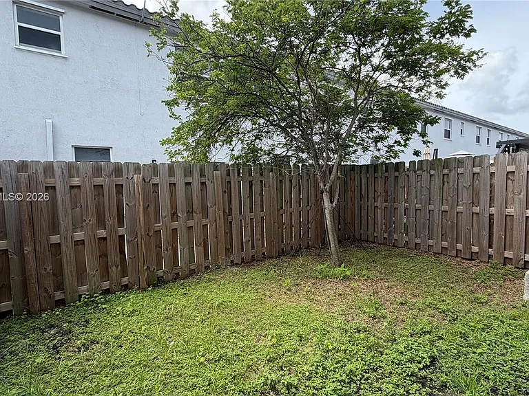 2637 SE 12th St — Photo 9