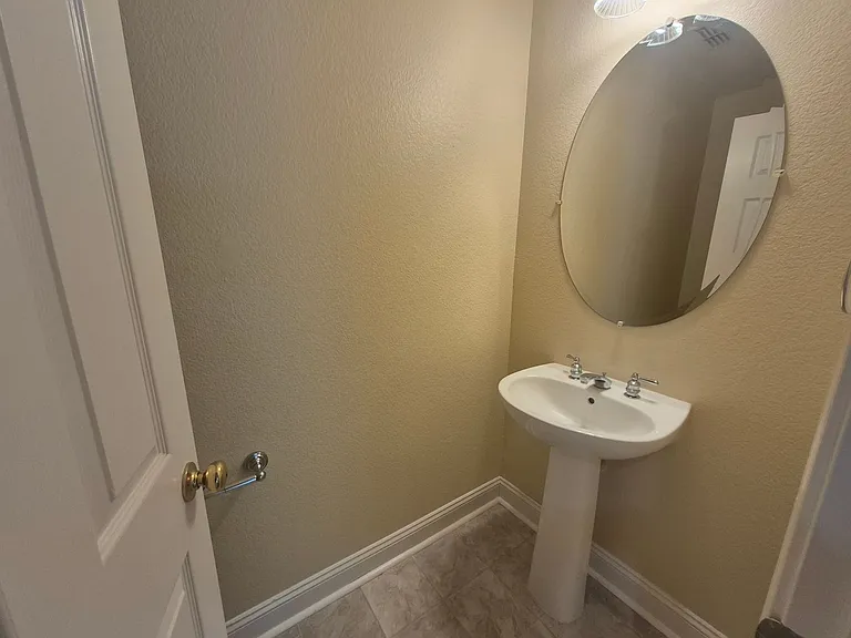 5343 Dunlay Dr — Photo 13