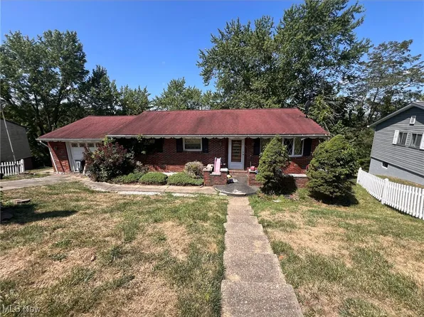 17 Sunset Dr, Martins Ferry, OH 43935