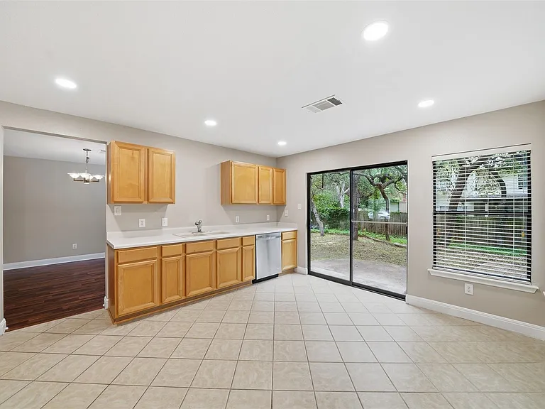 1304 Irene Dr — Photo 12