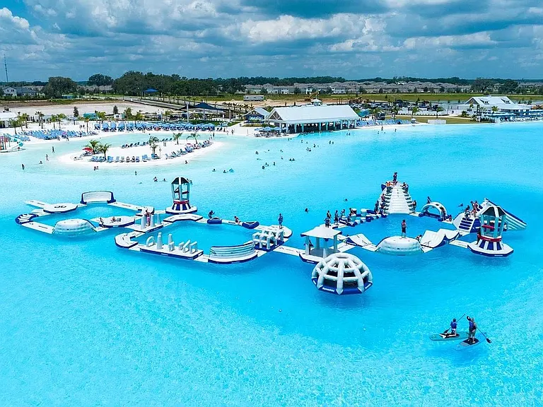 Free access to mirada lagoon