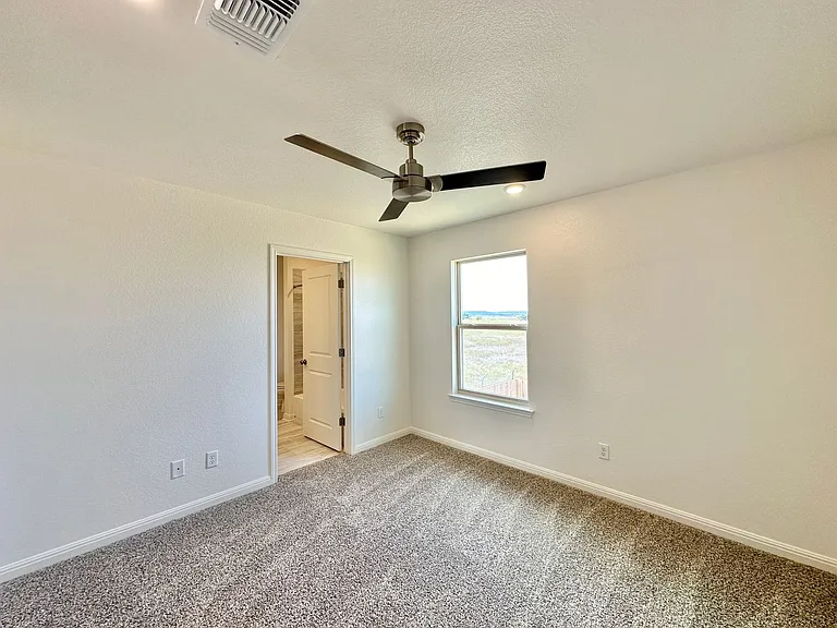 5913 Betty Lou Dr — Photo 23