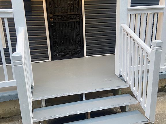 3rd image of 205 Clarendon Ave