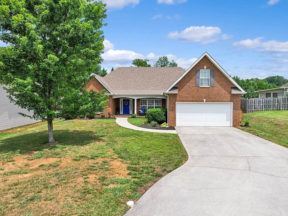 2nd image of 833 Garnet Hill Dr