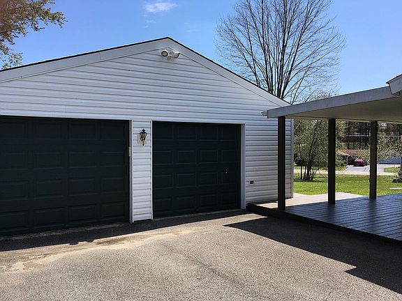 2nd image of 305 Devonshire Ct