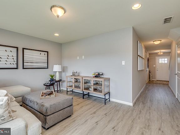 4th image of 8 Ravello Ct