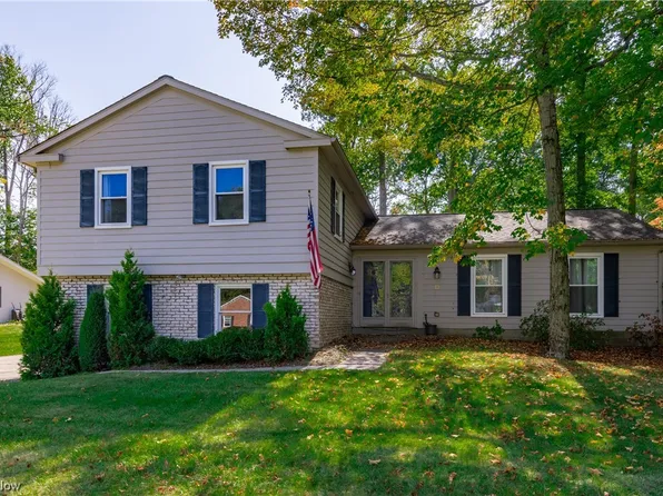 209 Parkview Dr, Aurora, OH 44202