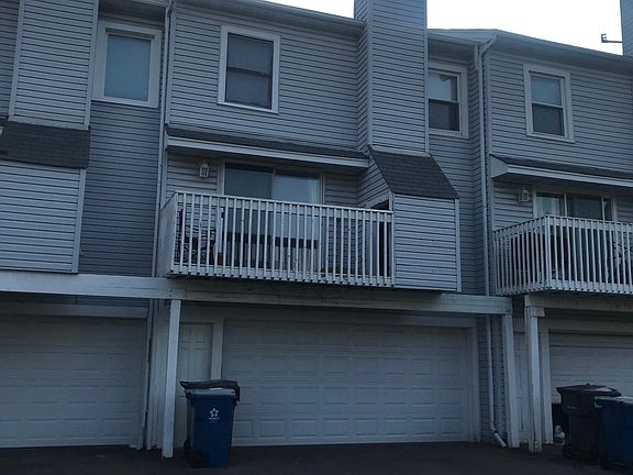 2nd image of 1610 Merrimac Ln N