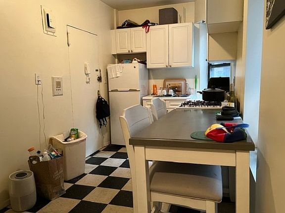5th image of 91 Bedford St APT 3RS