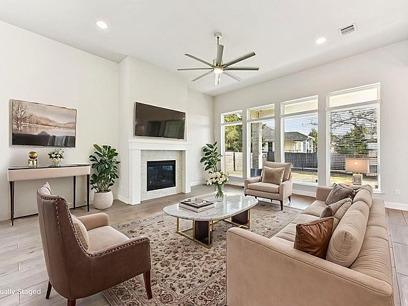 3rd image of 163 Kellogg Ln
