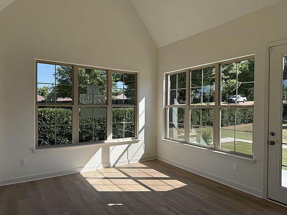 5th image of 8786 Bedfordshire Dr Lot 22