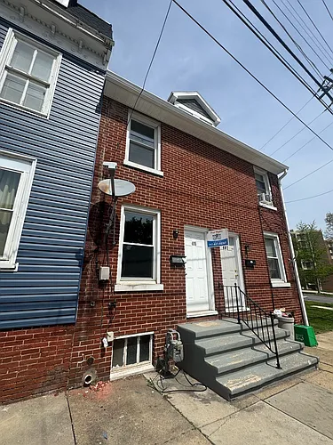 405 E King St #1 Photo 1