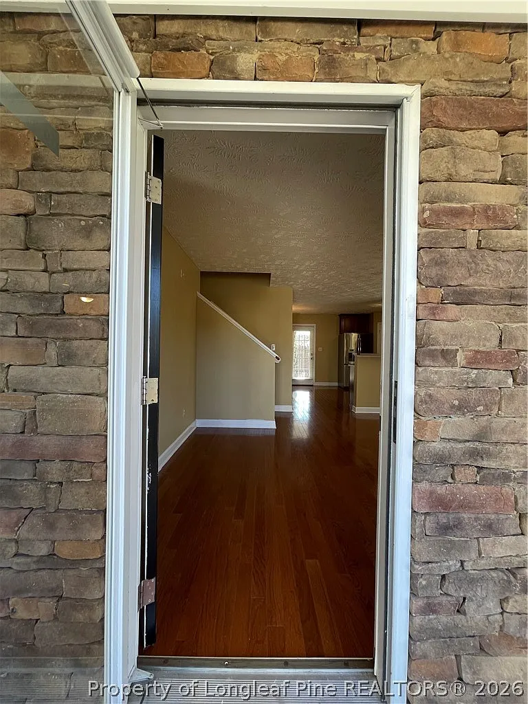 3 bed, 2.5 bath, 1960 sqft, $1,850 — Photo 3