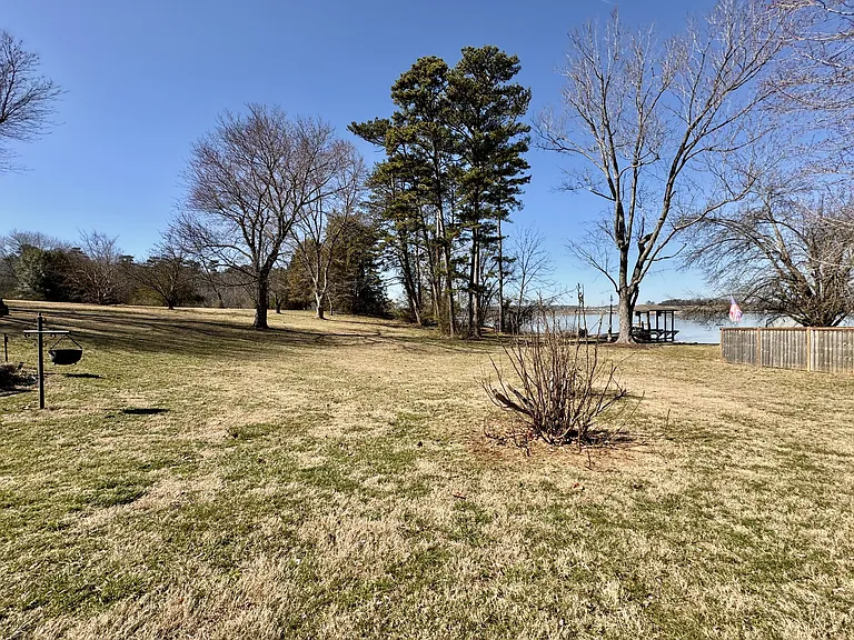 891 Leona Dr — Photo 26