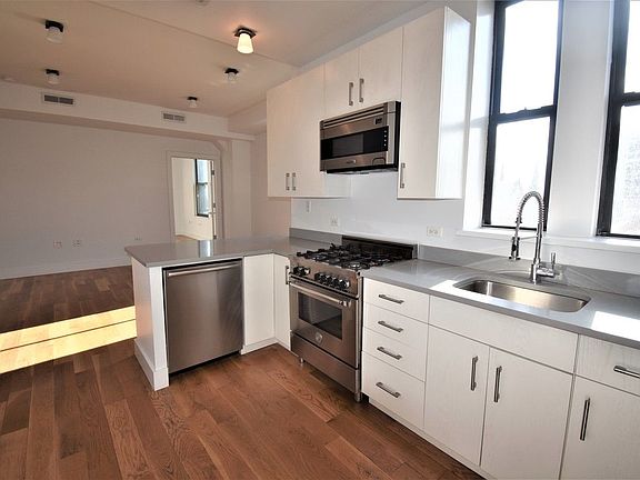 3rd image of 184 Joralemon St APT 8